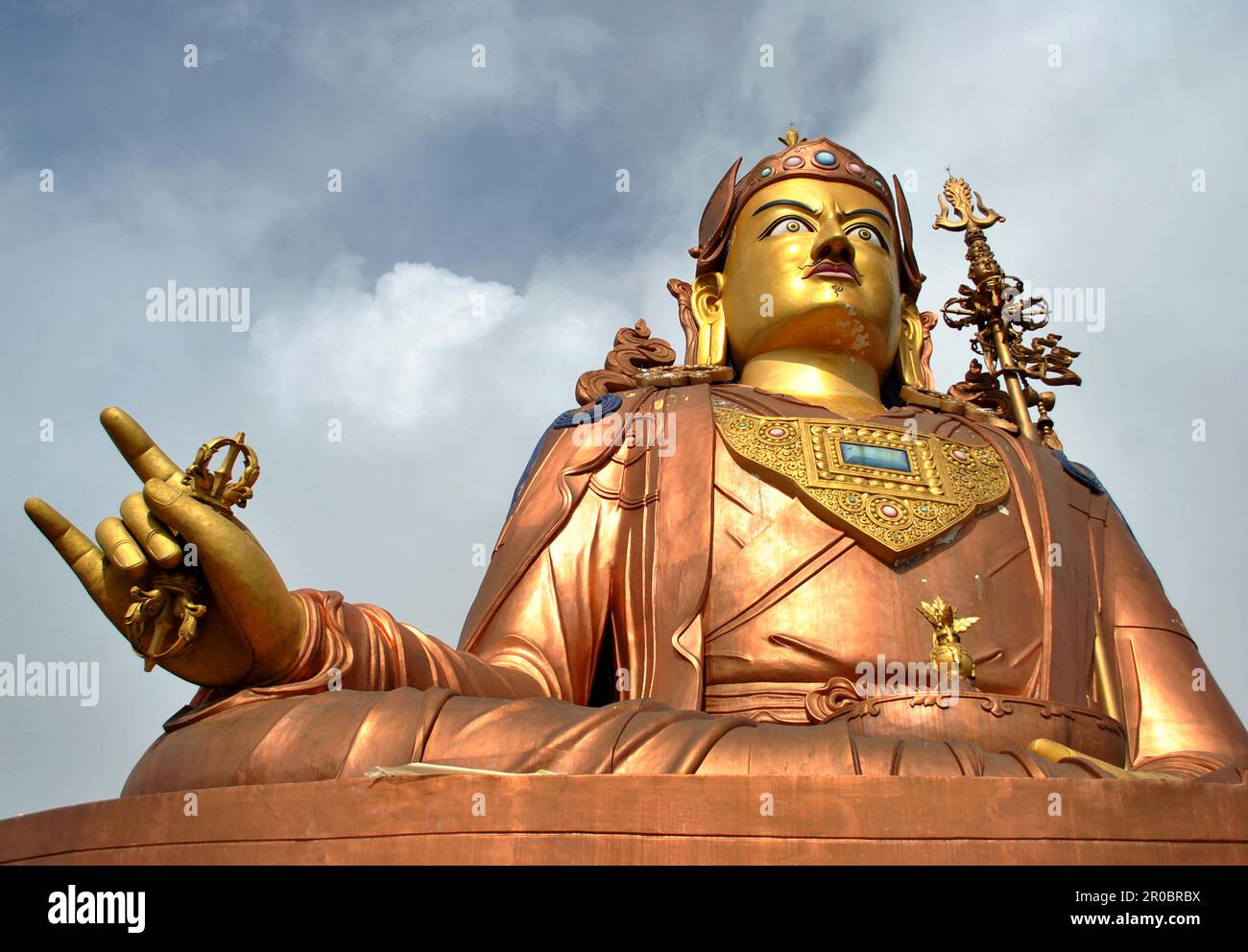 Statue géante mondiale de Guru Padmasambhava Banque D'Images