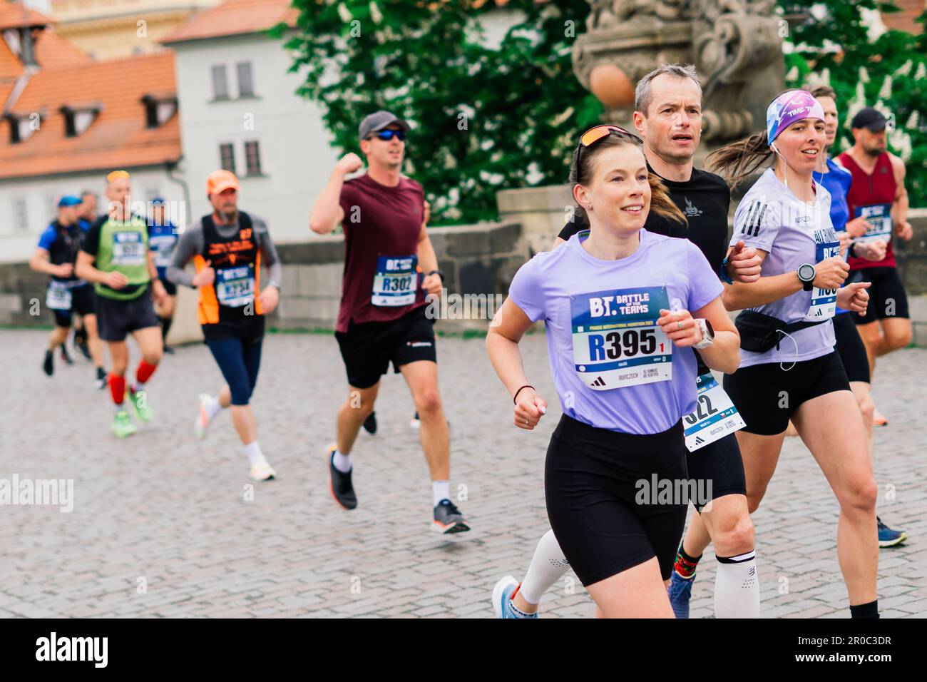 Prague, Tchéquie - 7th mai 2023 - semi-marathon des coureurs de Prague dans les rues de la ville. Banque D'Images