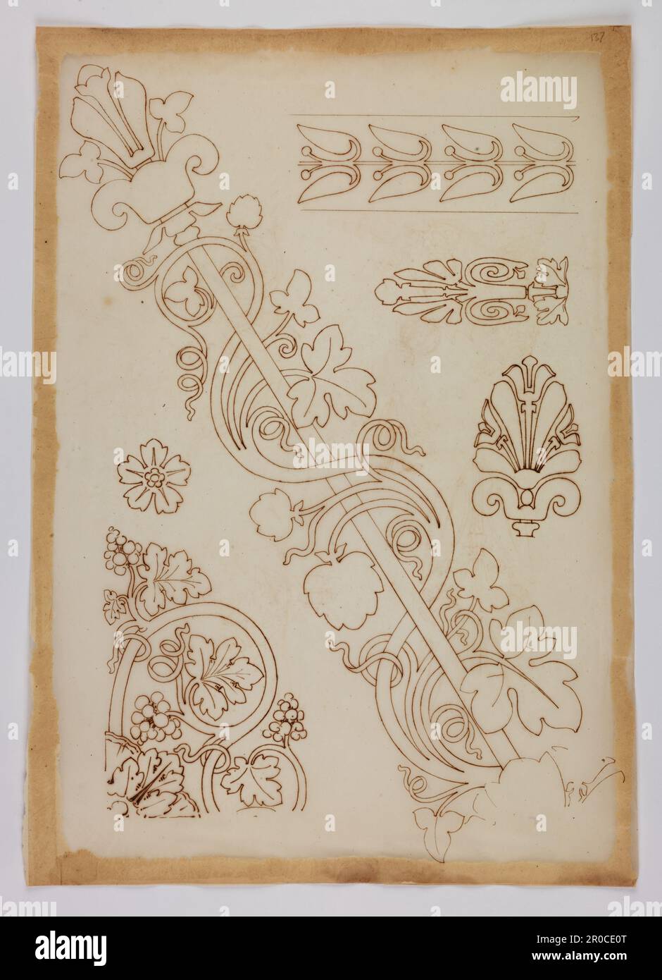 Wilkinson Tracing, six dessins pour la décoration incrusté, 1820. Encre sur papier de traçage. Concepteur : George Bullock. Rapporteur pour avis: Thomas Wilkinson Banque D'Images