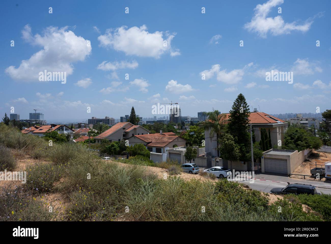 Vue de tel Aviv en regardant vers le sud depuis Shikun Dan sur les restes d'un strongold ottoman qui a protégé le pont de l'autre côté de la rivière Yarkon pendant la BRI Banque D'Images