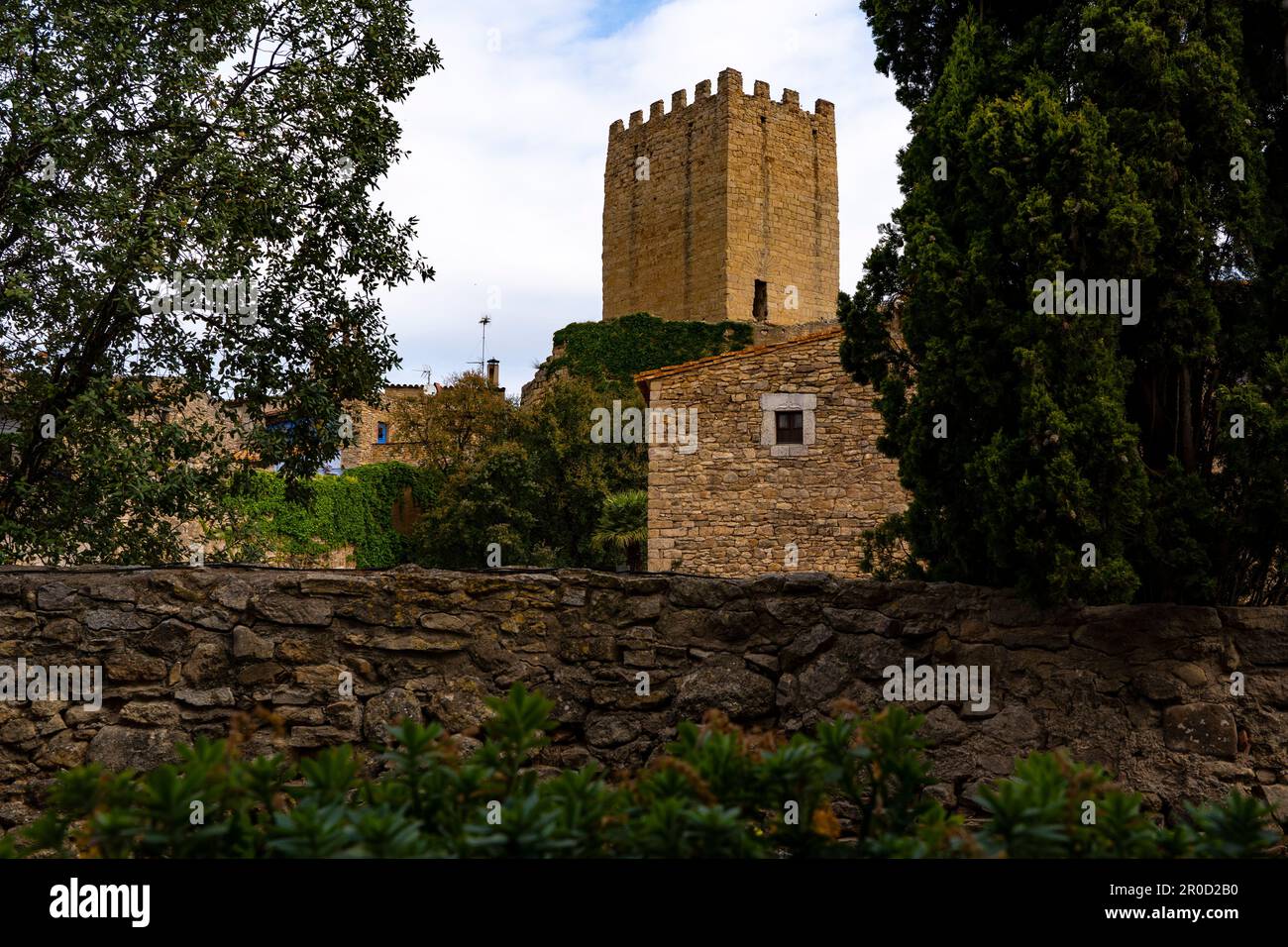 Castell de Peratallada, à Forallac, Baix Emporda, Costa Brava, Gérone, Catalogne. Le château date du 11th siècle. Banque D'Images