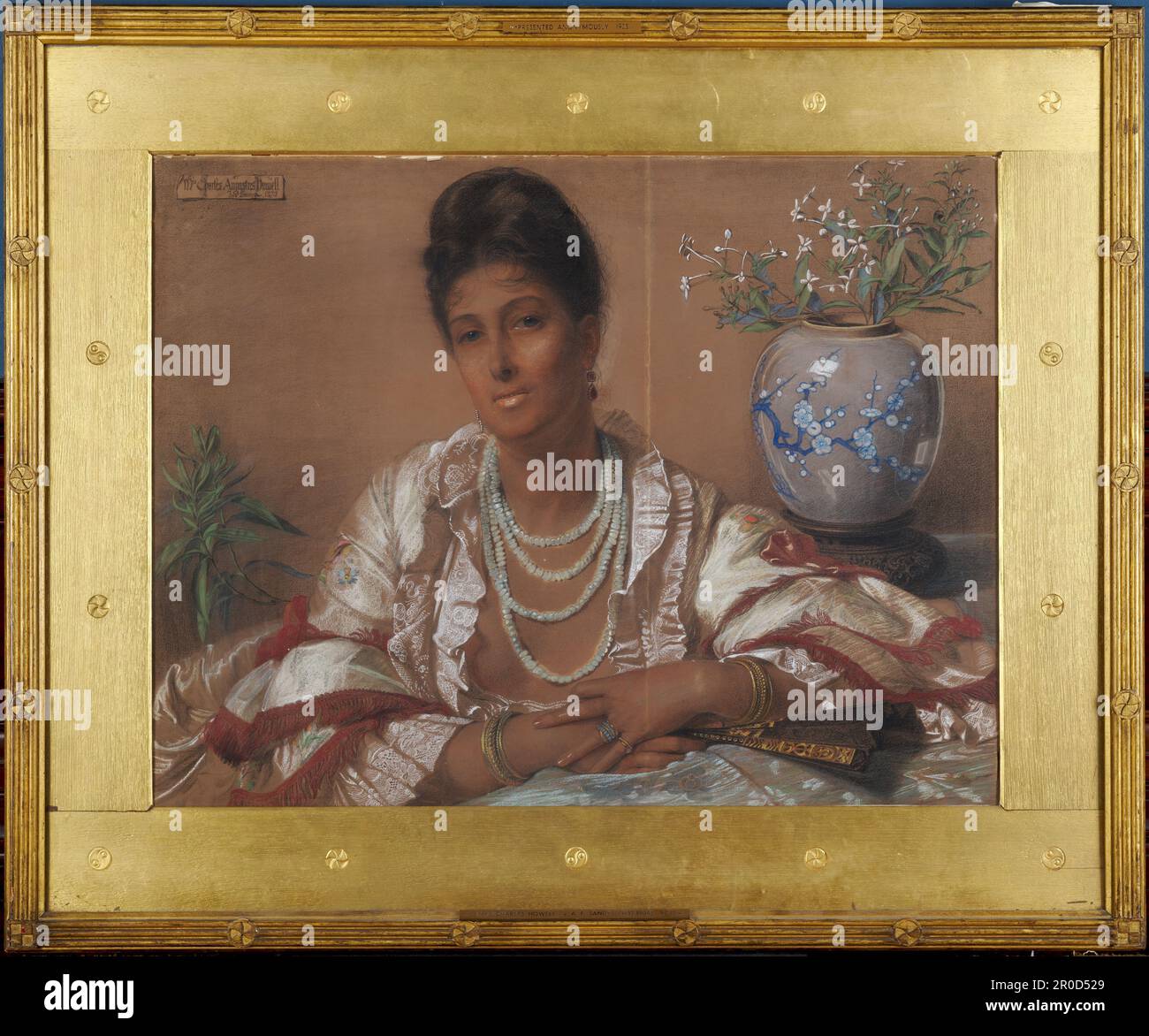 Portrait - Mme Charles Augustus Howell, 1873. Sandys, Frederick. Portrait de Frances Catherine Howell, ou 'Kitty'. Épouse de Charles Augustus Howell, un membre clé de. Le cercle pré-Raphaelite à Londres. Banque D'Images