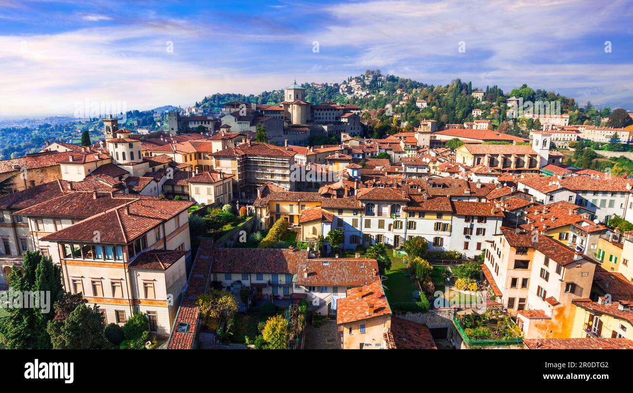 Monuments historiques italiens et belles villes médiévales - Bergame, vue sur la vieille ville. Lombardie, Italie Banque D'Images
