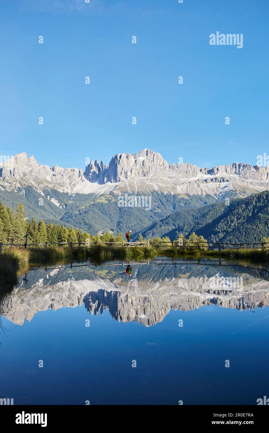 Vallée de Pfitschertal avec un lac de montagne, Tyrol du Sud, Italie Banque D'Images