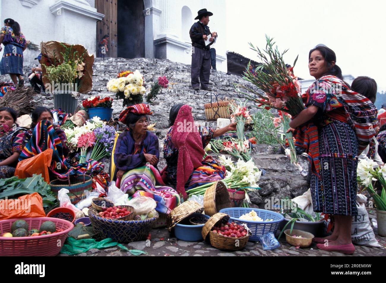 Femmes dans les vêtements traditionnels, marché jeudi, Chichicatenango, El Quiché, Guatemala, Amérique du Sud, Amérique Banque D'Images