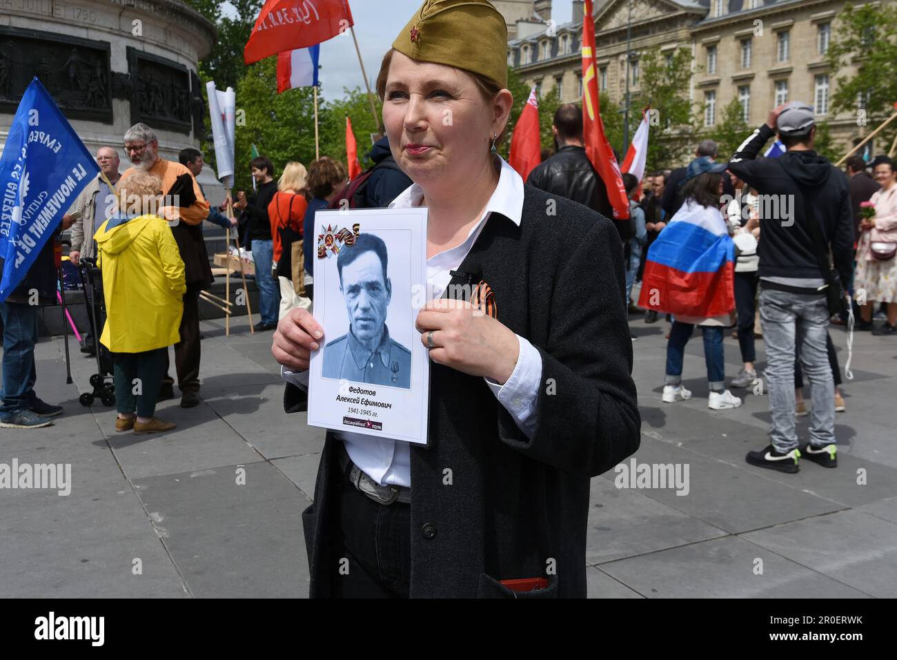 La mention de la victoire russe sur la place de la république à Paris perturbée par des activités pro-ukrainien Banque D'Images