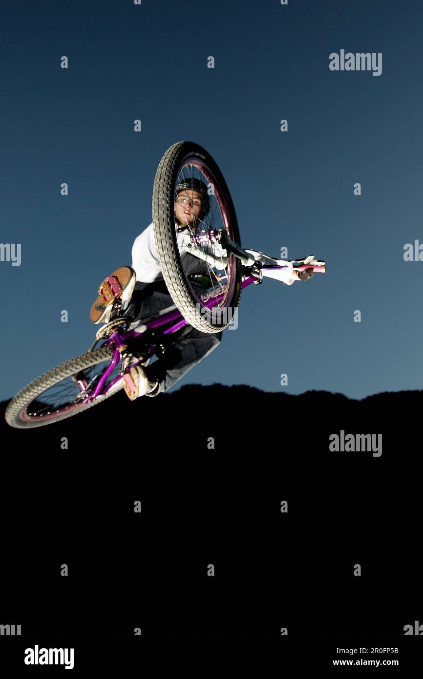 Saut de motards, Oberammergau, Bavière, Allemagne Banque D'Images