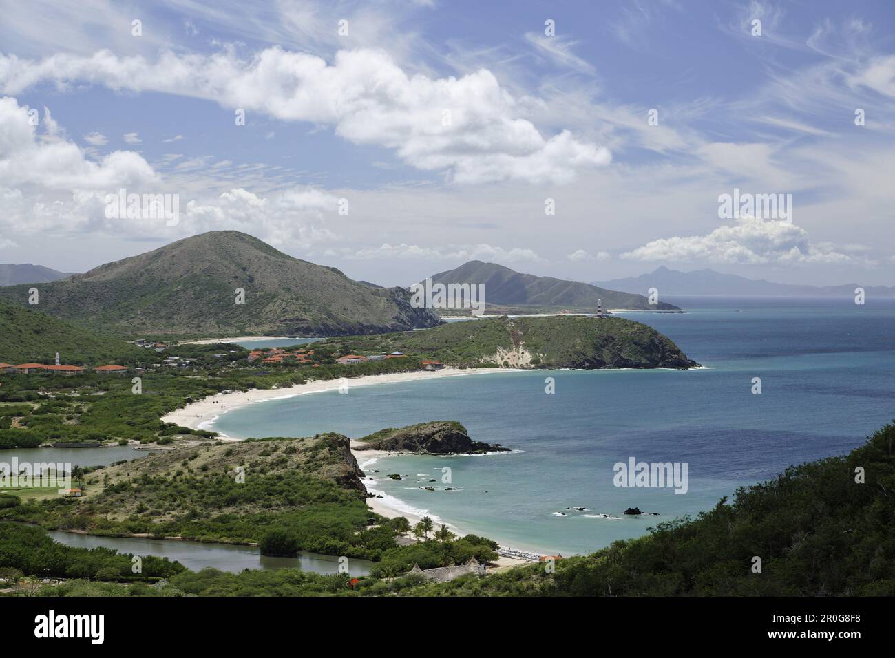 Vue le long de la ligne de côte, Playa Puerto La Cruz, Nueva Esparta, Venezuela Banque D'Images