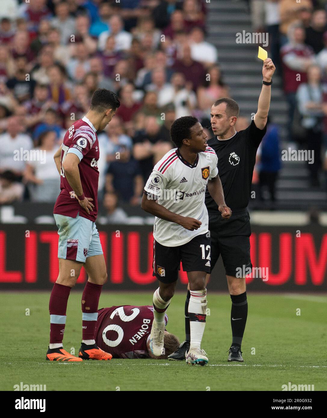 Londres, Royaume-Uni. 07th mai 2023. Tyrell Malacia de Manchester Utd est réservé. Match de la Premier League, West Ham Utd / Manchester Utd au stade de Londres, Parc olympique Queen Elizabeth à Londres, le dimanche 7th mai 2023 . Cette image ne peut être utilisée qu'à des fins éditoriales. Usage éditorial seulement photo par Sandra Mailer/Andrew Orchard sports photographie/Alay Live News crédit: Andrew Orchard sports photographie/Alay Live News Banque D'Images