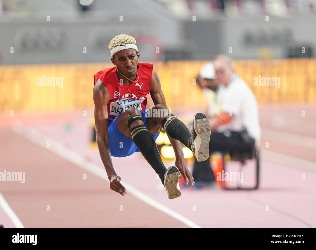 Jordan Alejandro Díaz Fortun dans le triple saut aux Championnats du monde d'athlétisme de Doha 2019. Banque D'Images