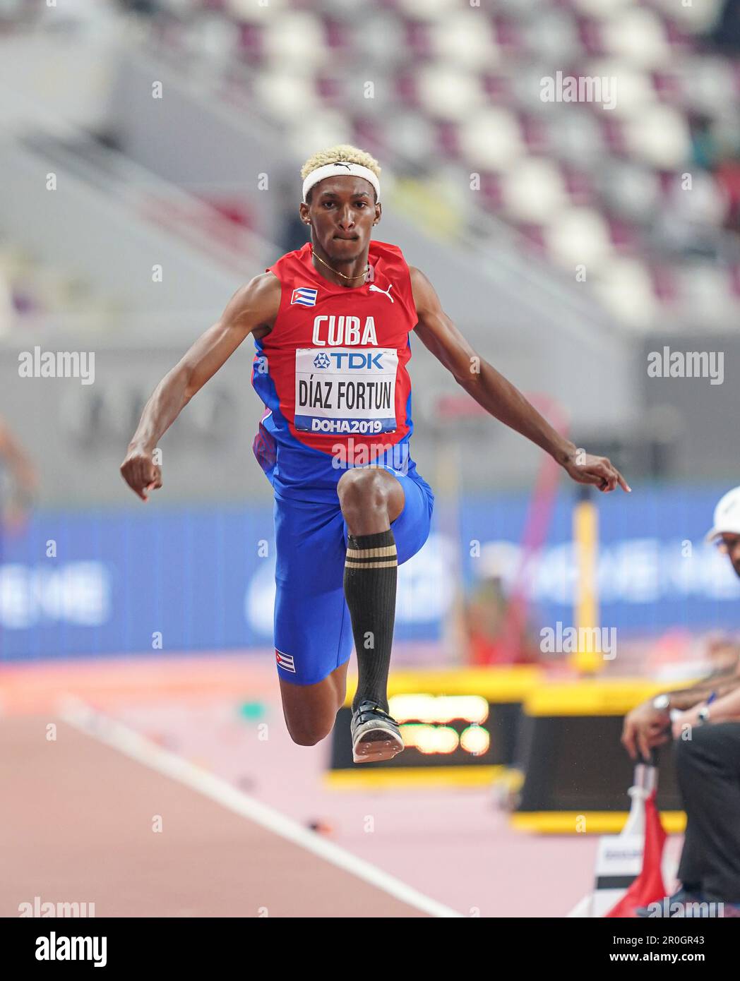 Jordan Alejandro Díaz Fortun dans le triple saut aux Championnats du monde d'athlétisme de Doha 2019. Banque D'Images