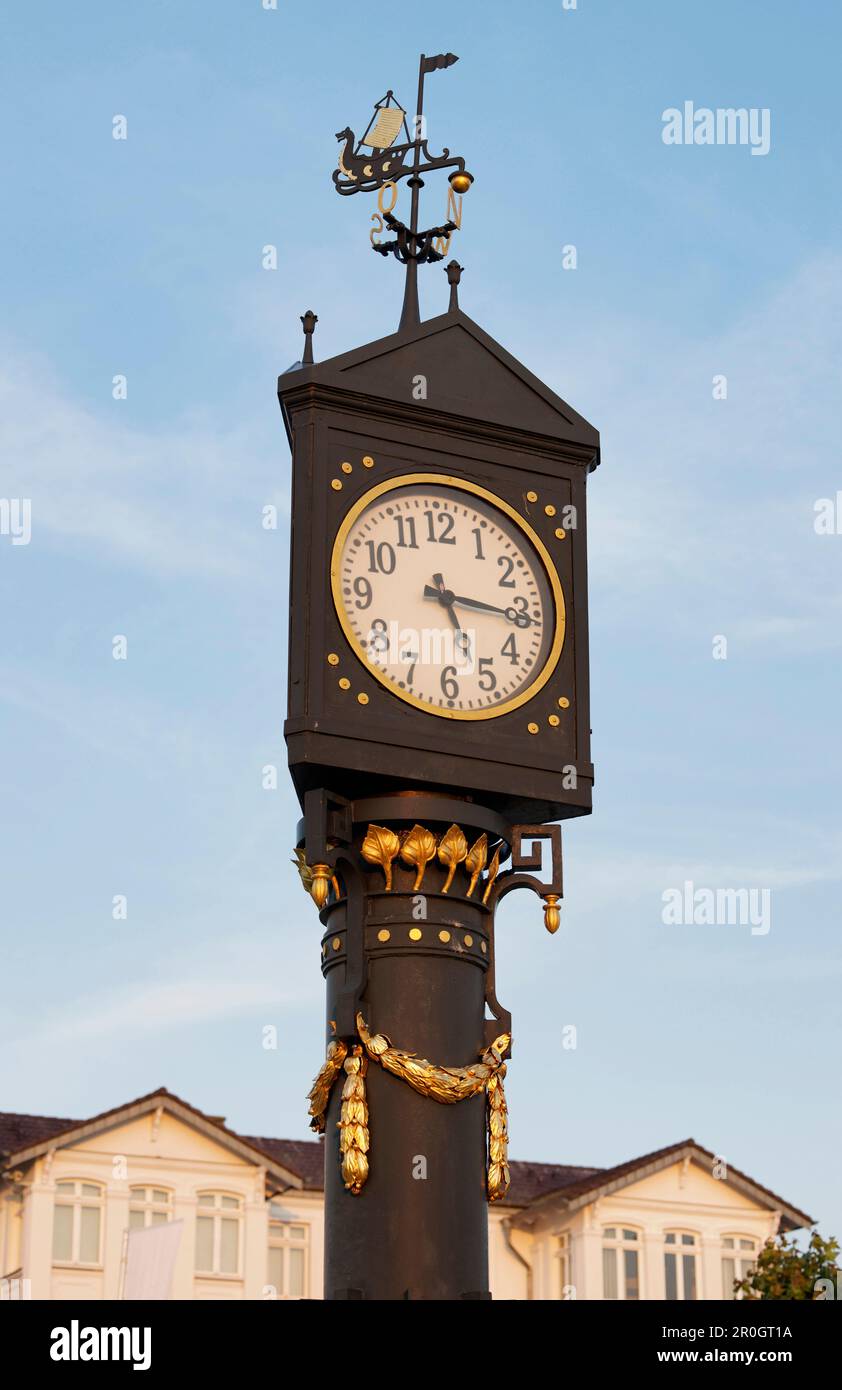 Horloge Art Nouveau, Seaside Resort Ahlbeck, Île d'Usedom, Mecklenburg-Ouest Pomerania, Allemagne Banque D'Images