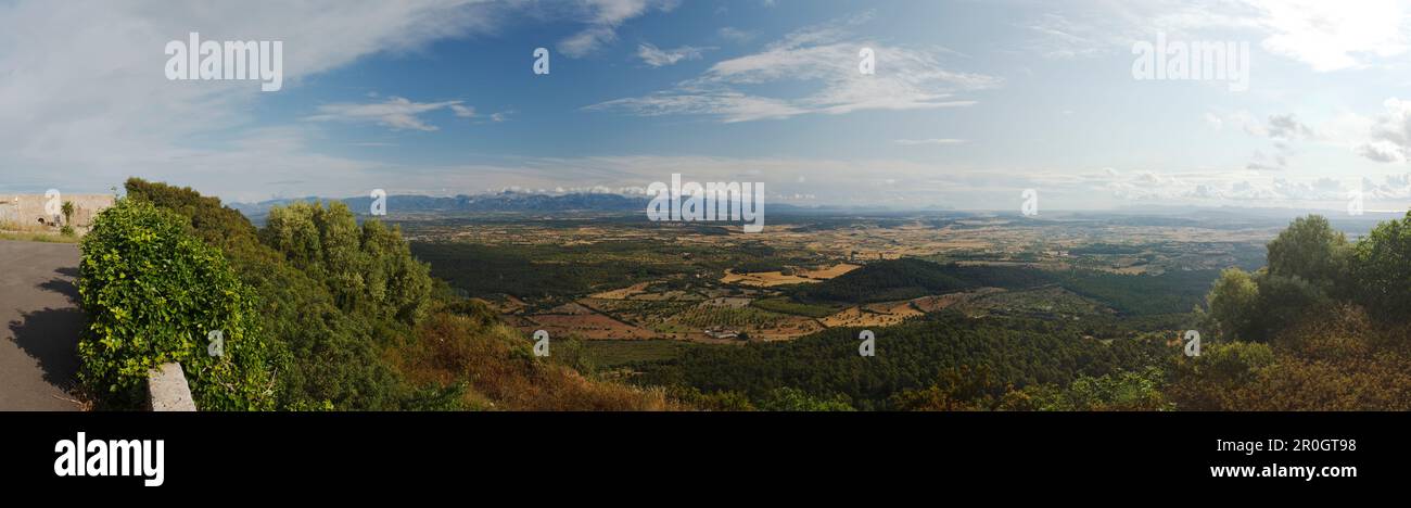 Vue de Santuari de Cura, Monastry, Puig de Randa, montagne avec les monastères, près de Llucmaire [-], Majorque, Iles Baléares [-], Espagne, Europe Banque D'Images