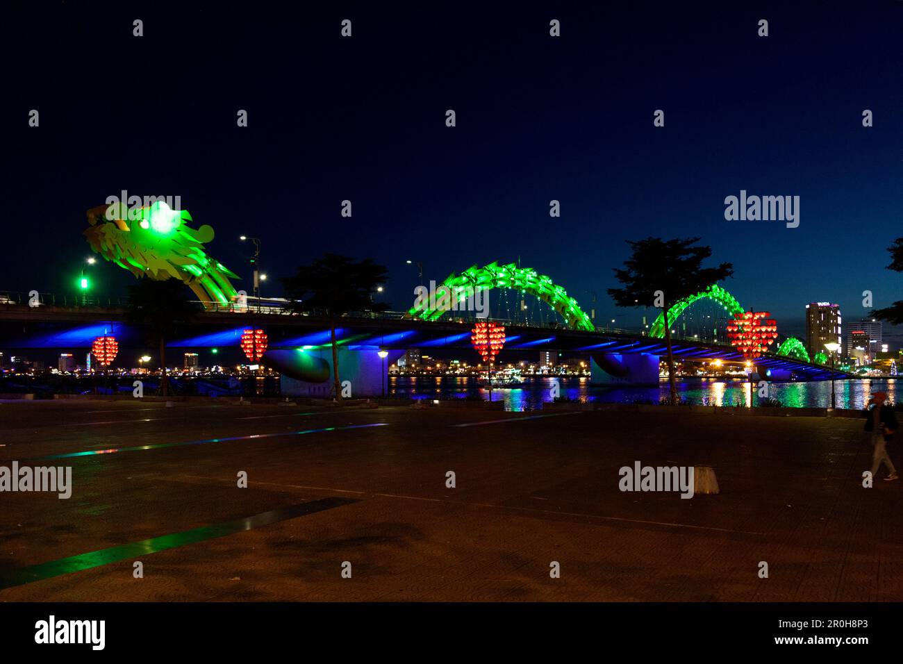 Da Nang, Vietnam - 20 août 2018: Le pont du Dragon (vietnamien: Cầu Rồng) est un pont au-dessus de la rivière han. Le pont a été conçu et construit dans les s. Banque D'Images