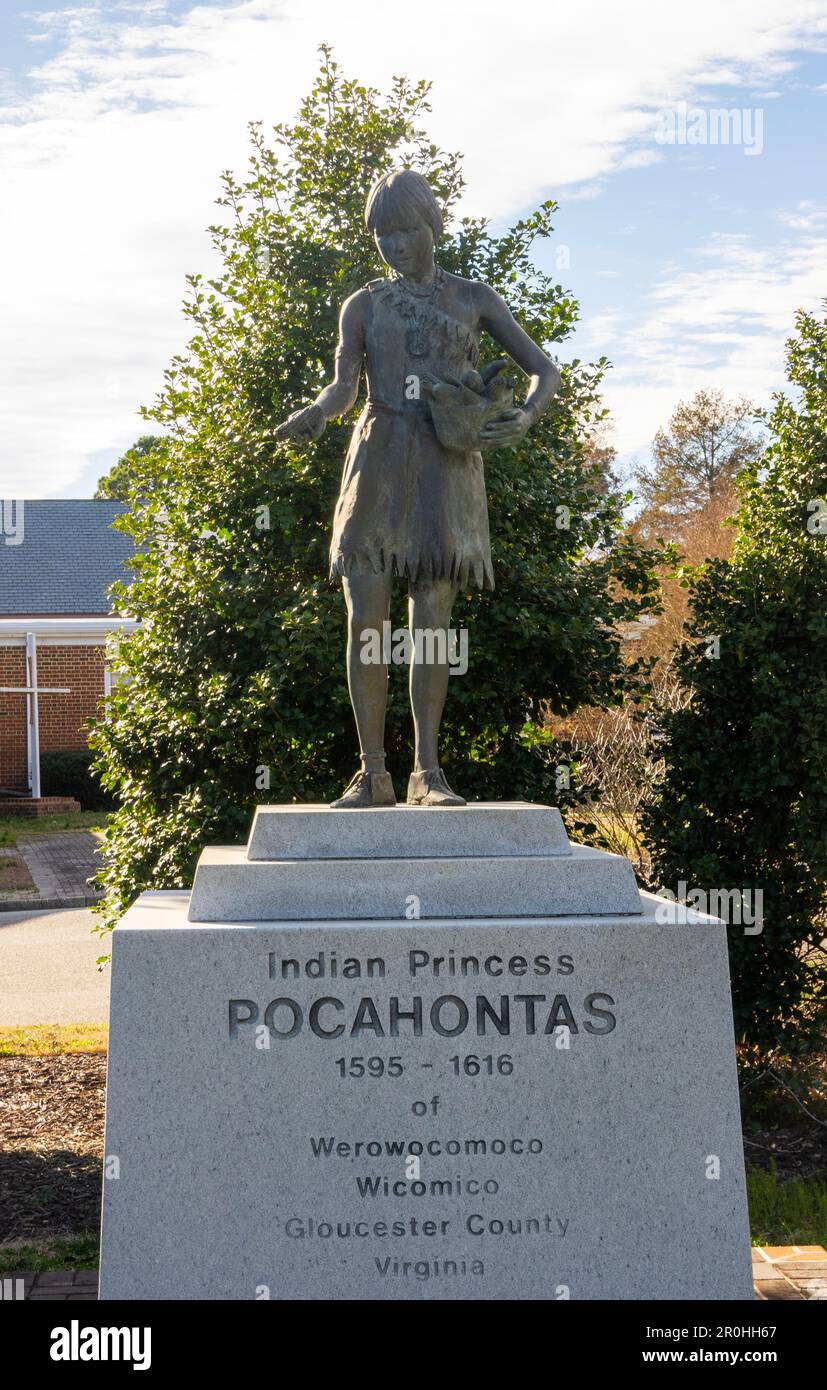 Statue de la princesse indienne Pocahontas dans le comté de Gloucester en Virginie Banque D'Images