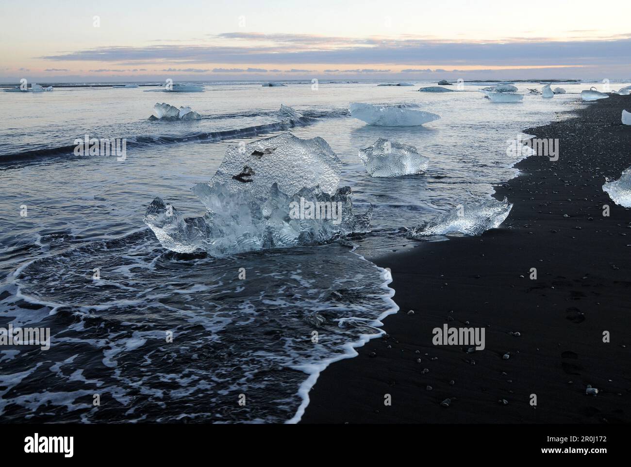 La côte de la mer au glacier de Vatnajokull Jokulsa Lagoon dans le Parc National, le sud de l'Islande, Islande Banque D'Images