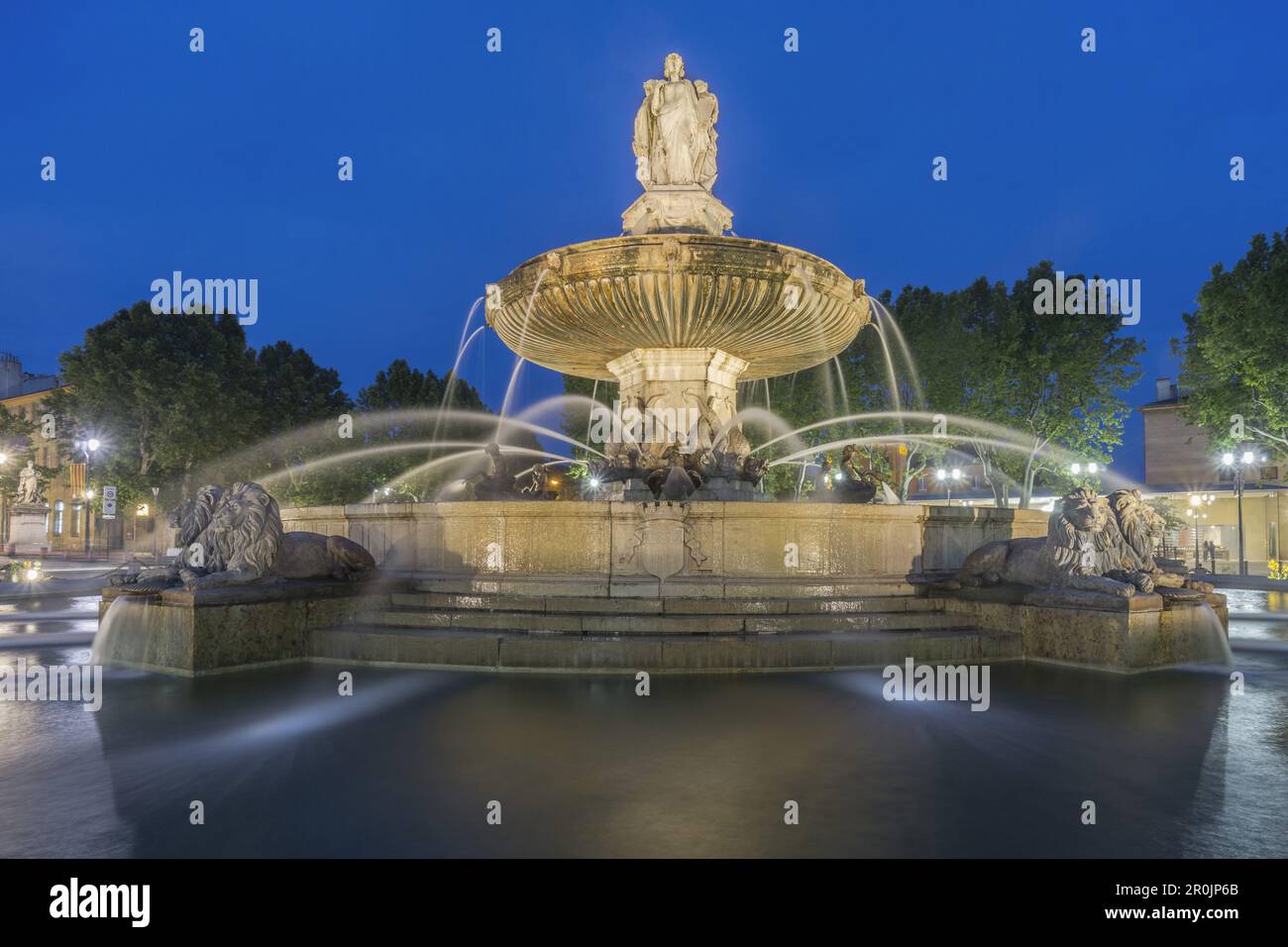 La fontaine de la Rotonde - le rond-point central d'Aix-en-Provence, France Banque D'Images