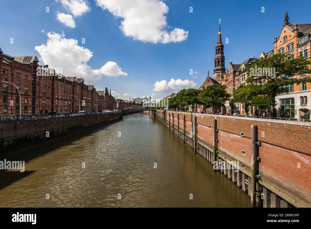 Le nouveau et vieux Elbphilharmonie maisons de négoce dans Speichercity, architecture moderne à Hambourg, Hambourg, Allemagne du Nord, Allemagne Banque D'Images