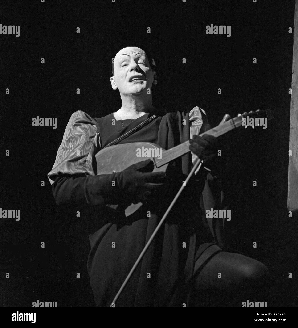 Faust, Spielfilm nach dem Stück von Johann Wolfgang von Goethe, Deutschland 1960, Regie: Peter Gorski, Darsteller: Gustaf Gründgens mit Laute Banque D'Images