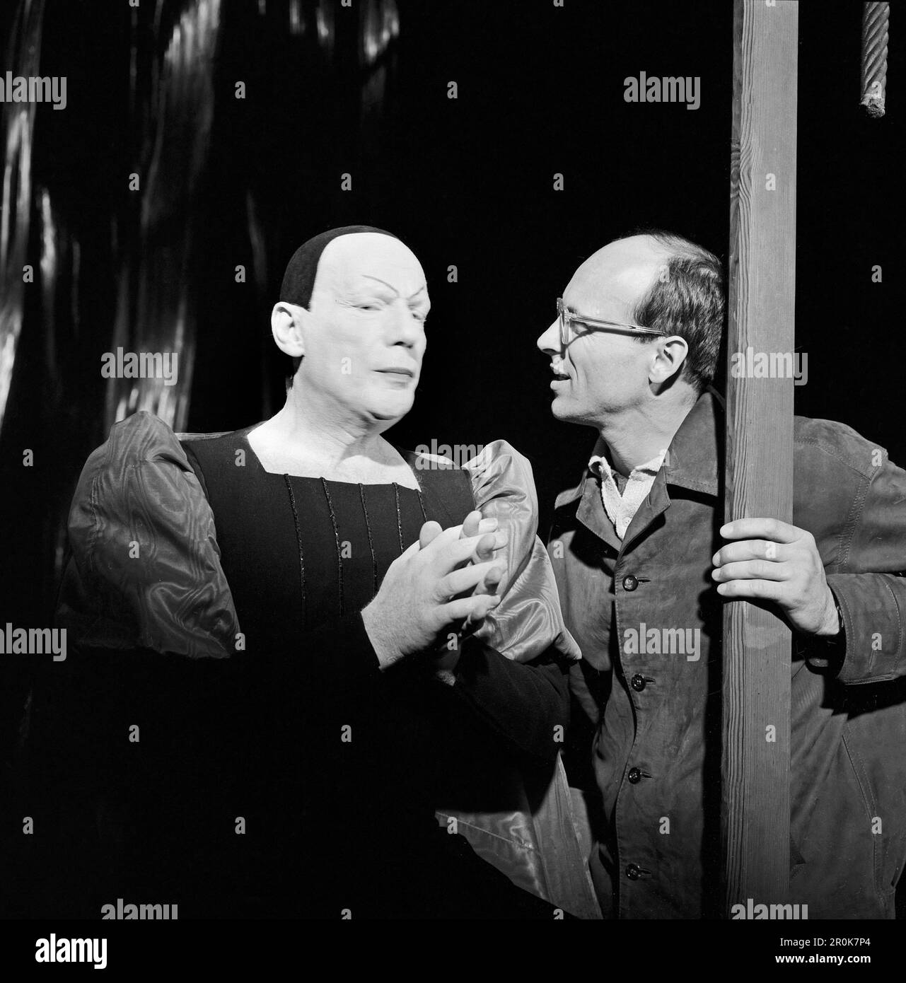 Faust, Spielfilm nach dem Stück von Johann Wolfgang von Goethe, Deutschland 1960, Regisisseur Peter Gorski (rechts) mit Darsteller Gustaf Gründgens Banque D'Images