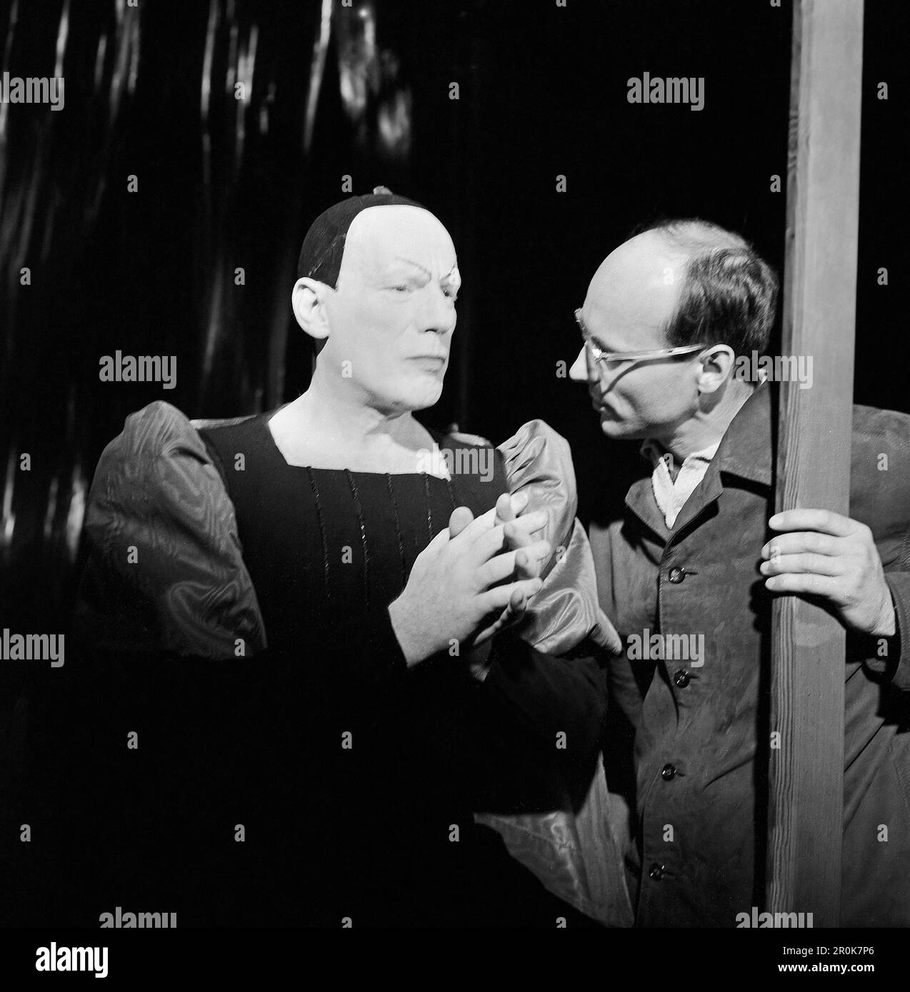 Faust, Spielfilm nach dem Stück von Johann Wolfgang von Goethe, Deutschland 1960, Regisisseur Peter Gorski (rechts) mit Darsteller Gustaf Gründgens Banque D'Images