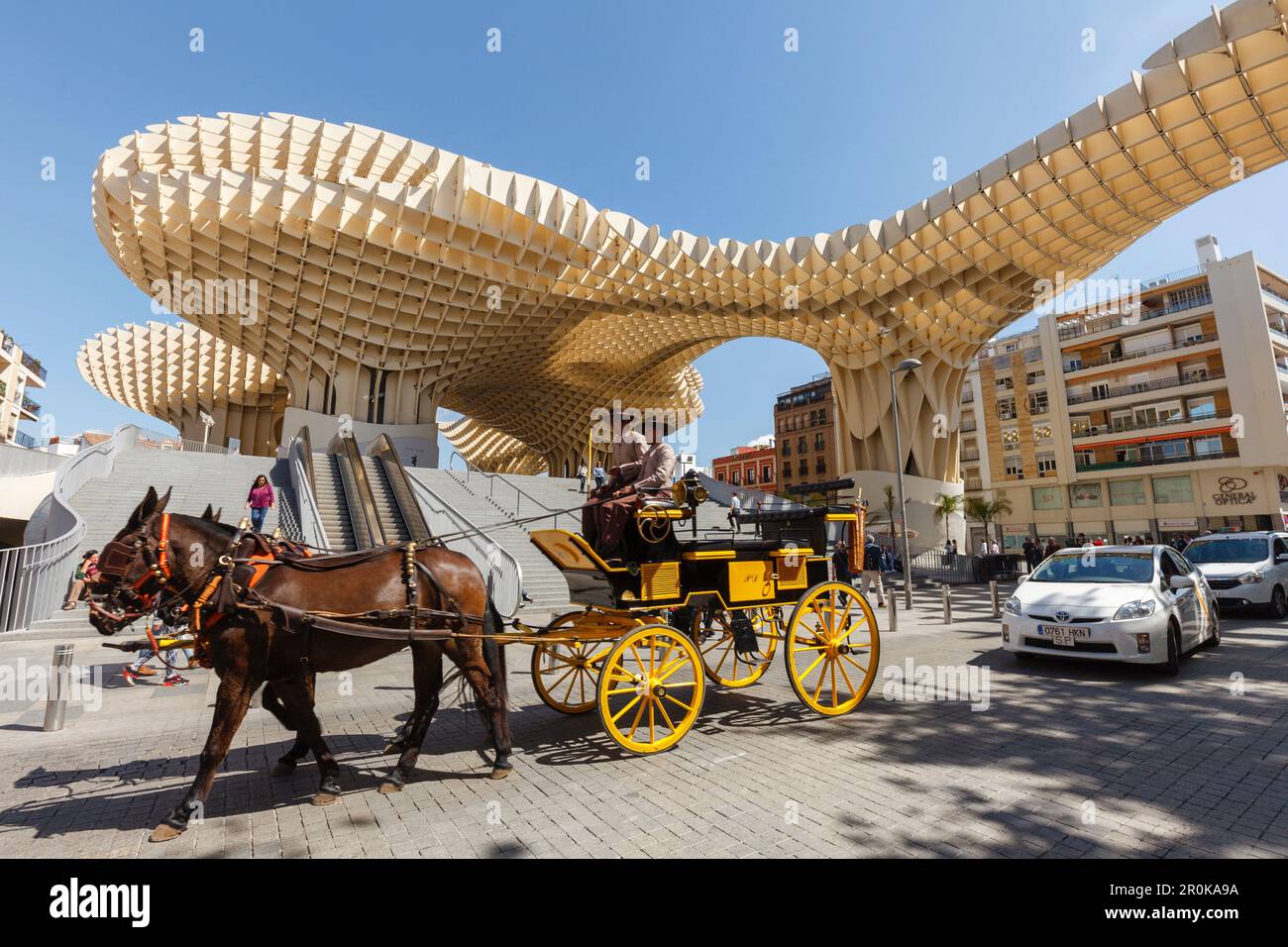 Calèche au Metropol parasol, plate-forme d'observation, Plaza de la Encarnacion, architecture moderne, architecte Juergen Mayer Hermann, vue sur l'ancien t Banque D'Images