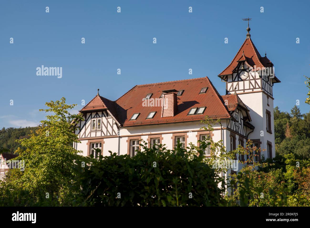 Maison historique à colombages à la Saline avec tour d'horloge, Bad Karlshafen, Hesse, Allemagne, Europe Banque D'Images