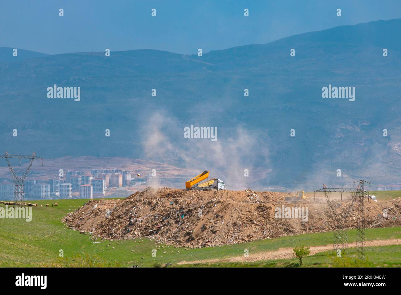 Site de déversement de débris à Malatya après les grands tremblements de terre de Kahramanmaras. Malatya Turkiye - 4.24.2023 Banque D'Images