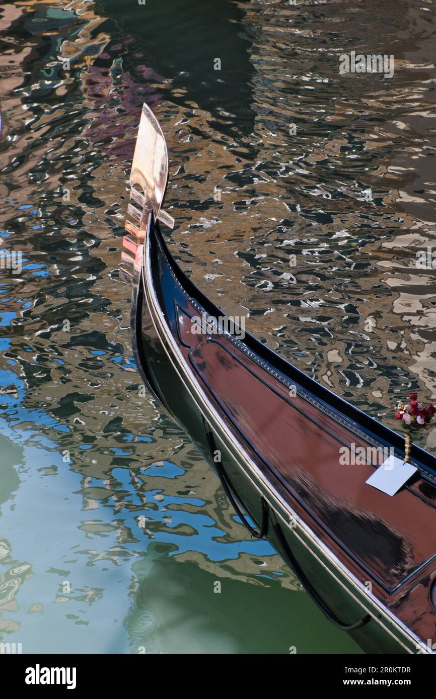 Prow détail d'une gondole, symbole vénitien Banque D'Images