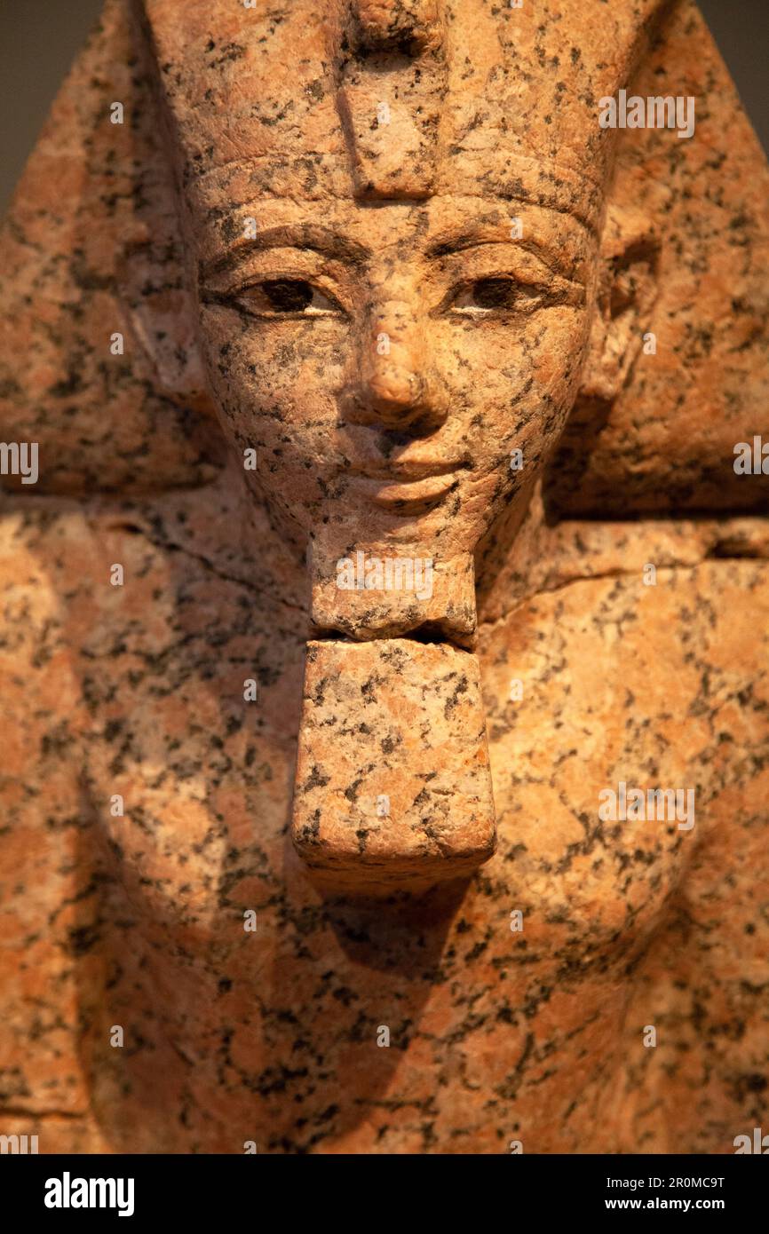 Statue de Pharaon égyptien au Metropolitan Museum de New York, États-Unis Banque D'Images