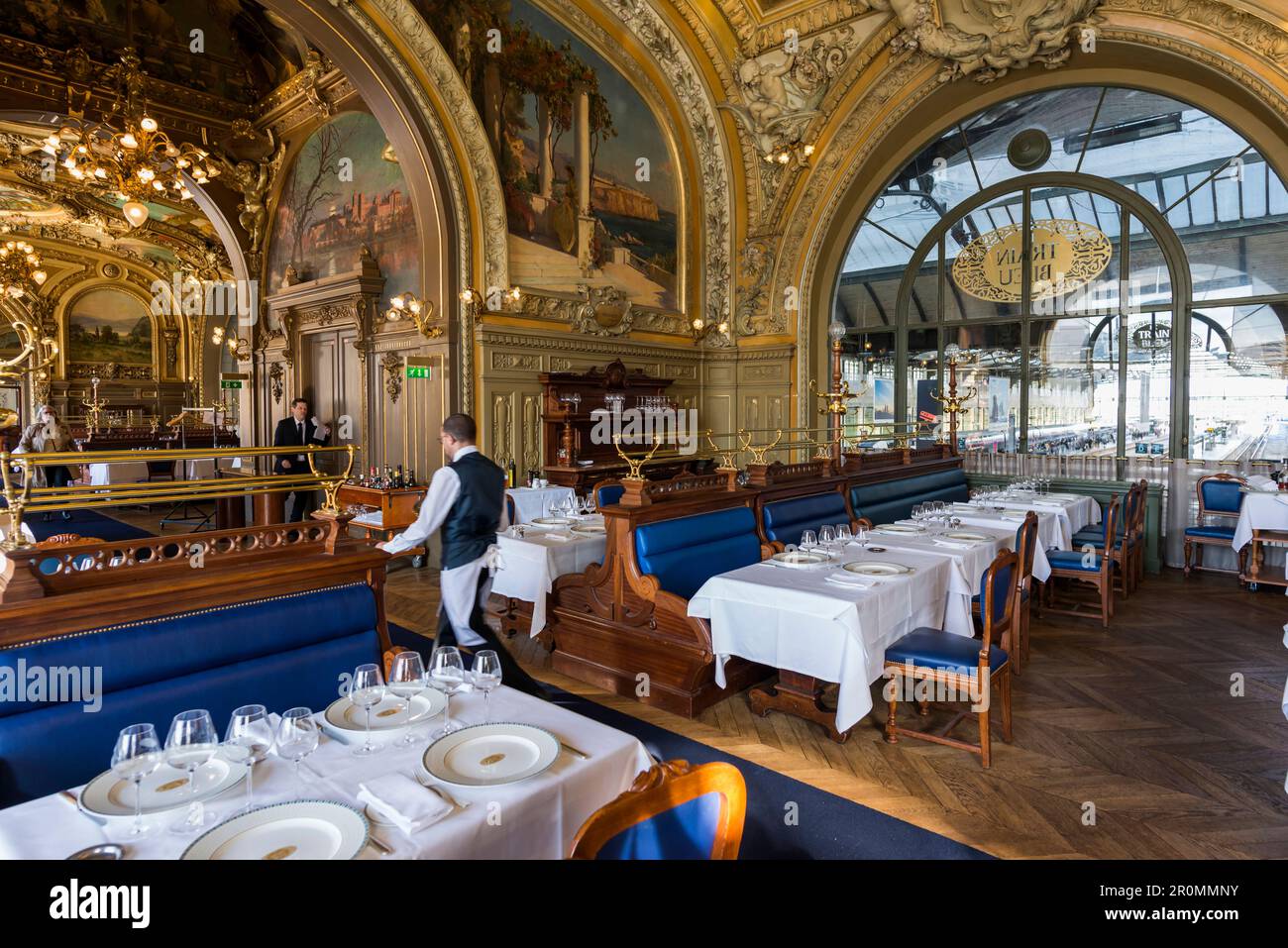Gare Art déco, le restaurant Le Train Bleu, Gare de Lyon, Paris, France Banque D'Images