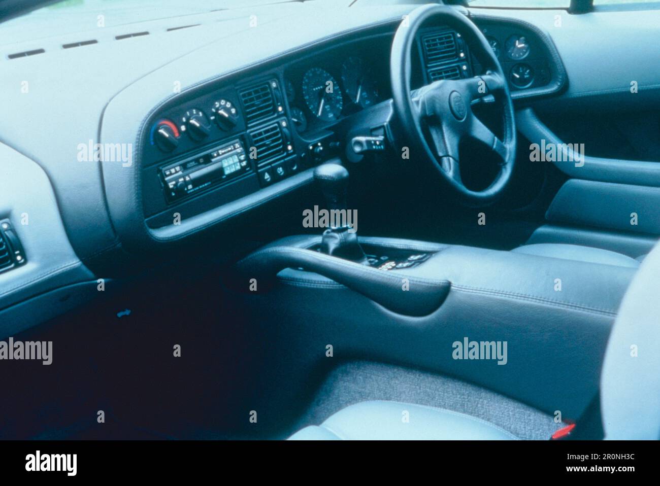 Vue intérieure de la voiture Jaguar XJ220, Royaume-Uni 1990s Banque D'Images