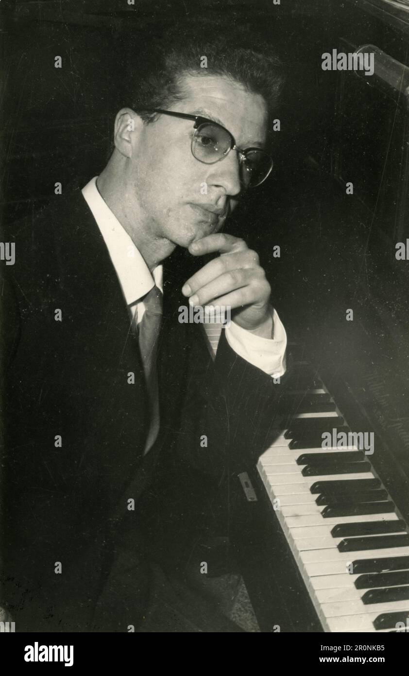 Maxtibor pianiste jouant au Sayonara Club, Rome, Italie 1965 Banque D'Images