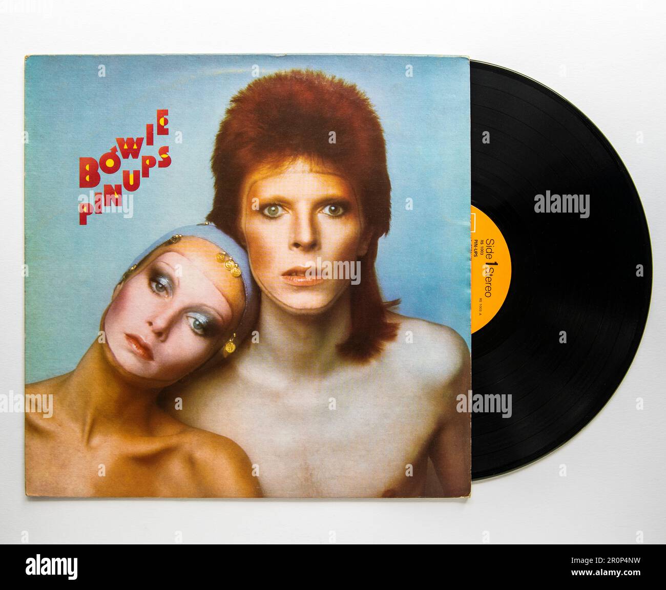 LP couverture et vinyle de PIN UPS, le septième album studio de David Bowie, qui a été sorti en 1973 Banque D'Images
