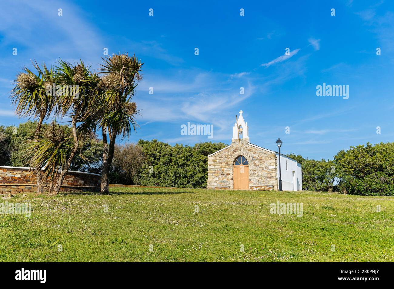 Hermitage de San Sebastian dans la ville de Tapia de Casariego, dans les Asturies, Espagne. Banque D'Images