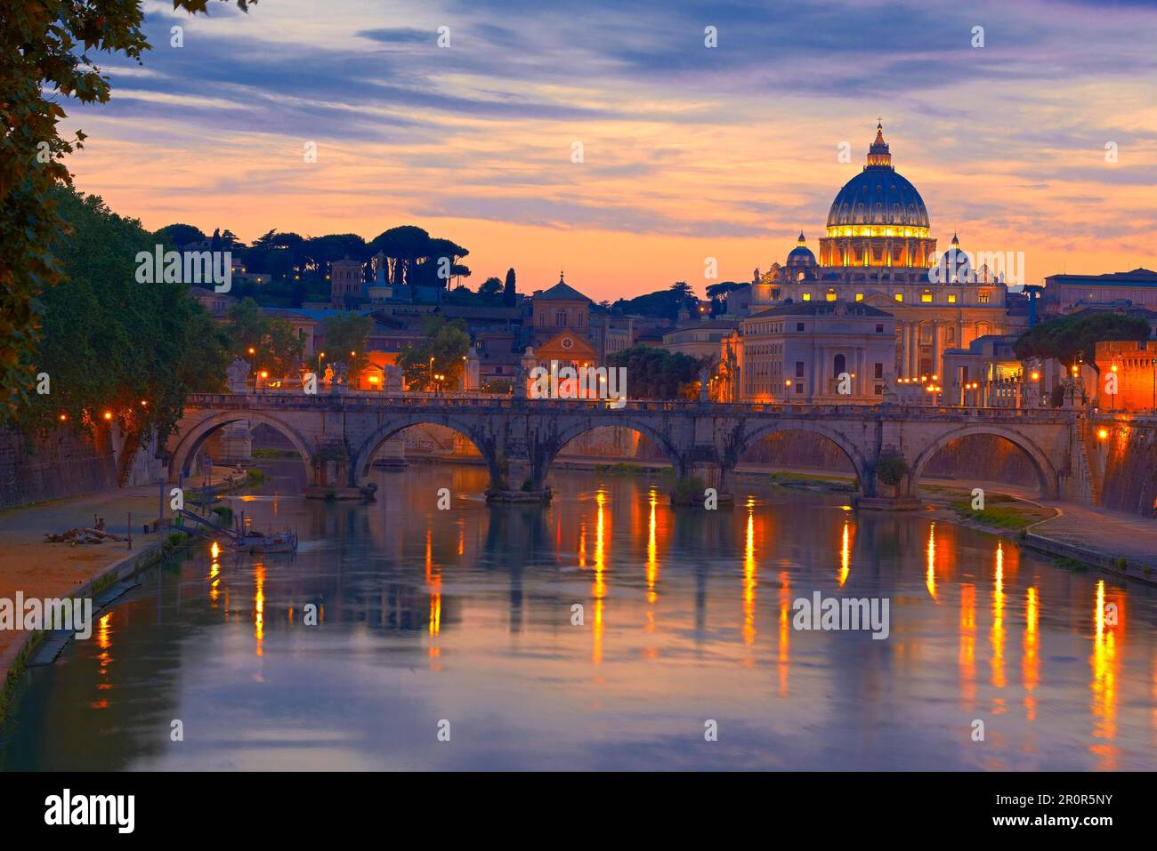 St. Basilique Saint-Pierre, Ponte Saint-Ange, pont Saint-Ange, Tibre, Cité du Vatican, Rome, Latium, Italie Banque D'Images