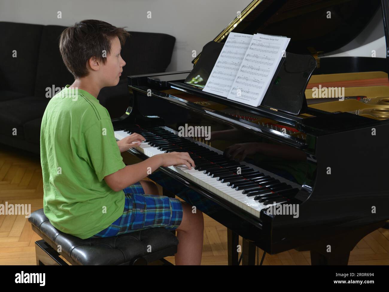 Enfant, Piano, jouer Banque D'Images