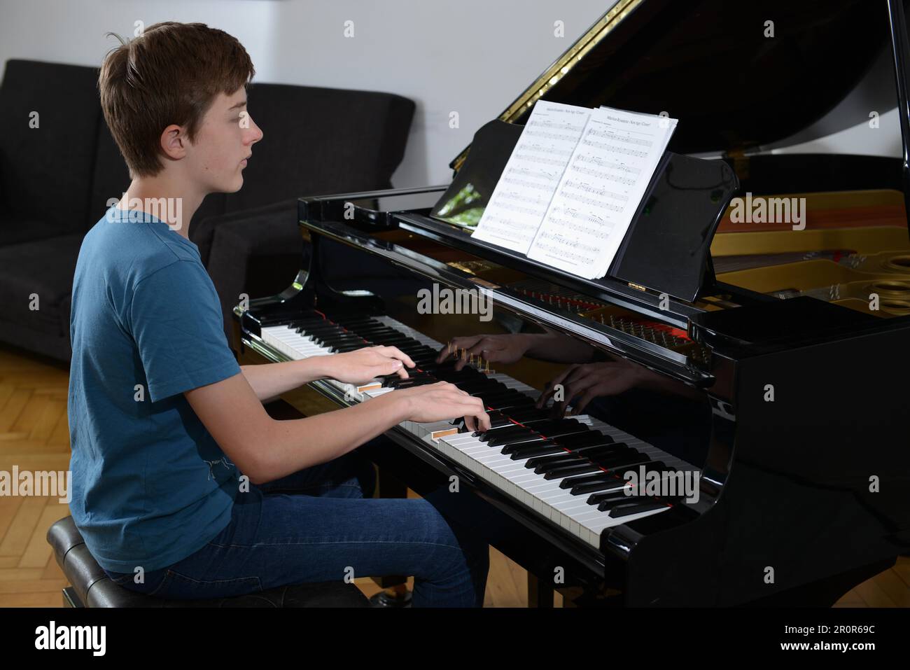 Enfant, Piano, jouer Banque D'Images