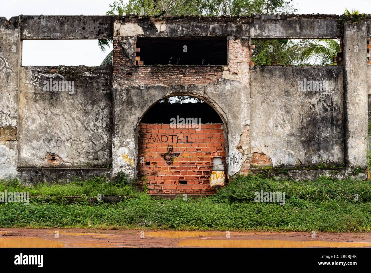 Taperoa, Bahia, Brésil - 22 juin 2022 : ruines d'une ancienne usine dans la ville de Taperoa, Bahia. Banque D'Images