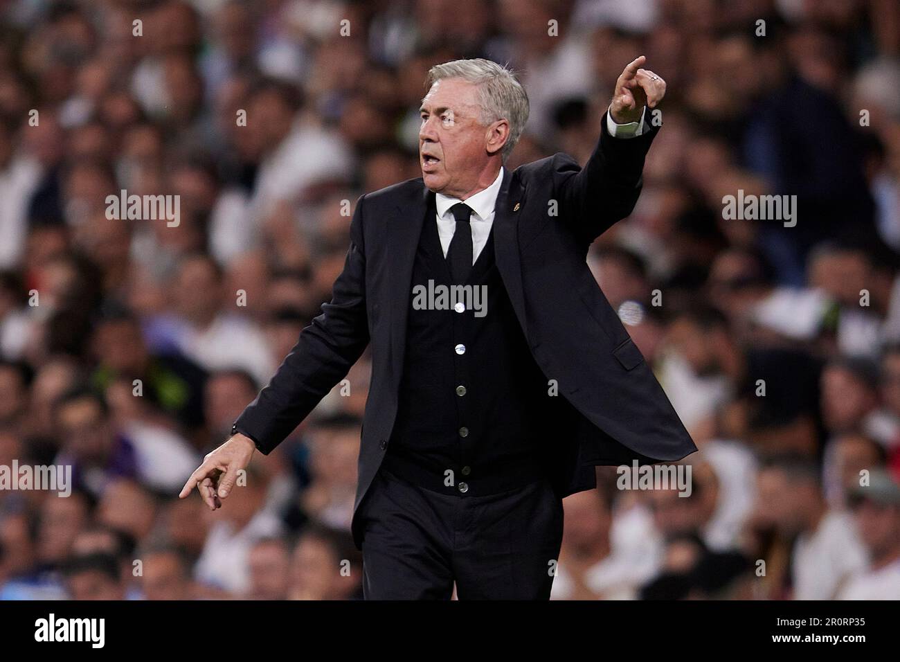 Écharpe De Football Real Madrid Carlo Ancelotti - Style Entraîneur - Produit Espagnol