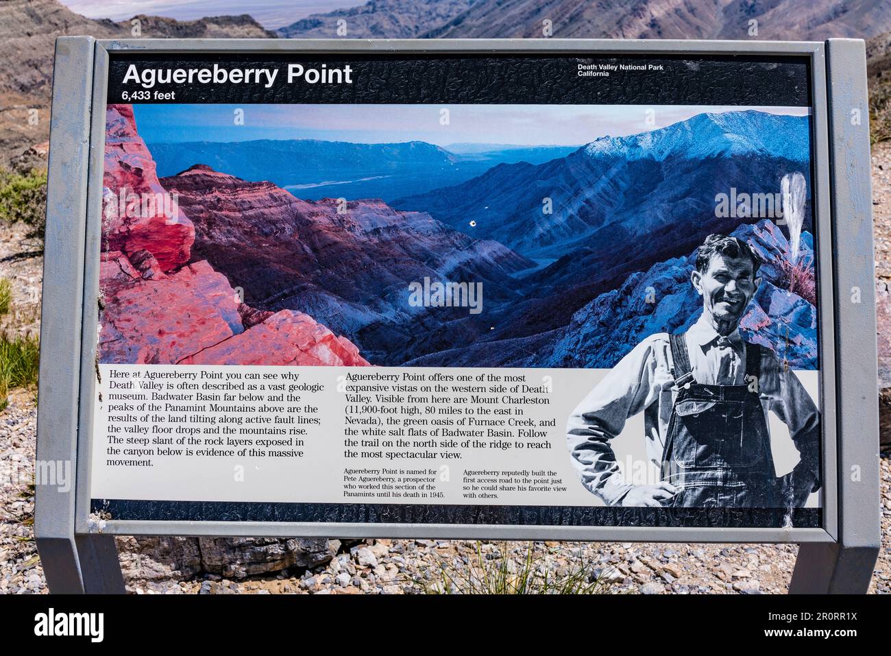 Aguereberry point, 6433 pieds (1960,8 mètres) d'altitude, regardant la Vallée de la mort qui est dit être l'endroit le plus chaud sur terre. Banque D'Images
