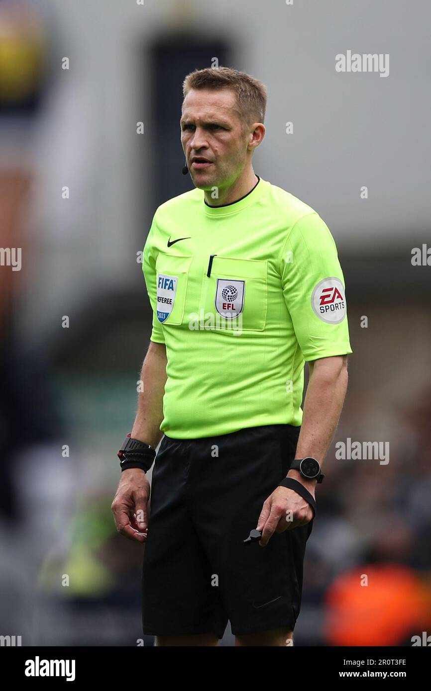 Arbitre Craig Pawson lors du match de championnat Sky Bet entre Millwall et Blackburn Rovers à la Den, Londres, le lundi 8th mai 2023. (Photo : Tom West | MI News) Credit: MI News & Sport /Alay Live News Banque D'Images