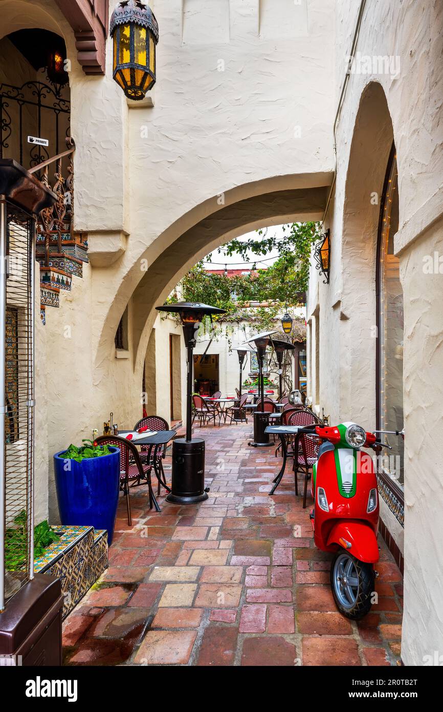 Tables de restaurant en plein air à Carmel-by-the-Sea, Californie Banque D'Images