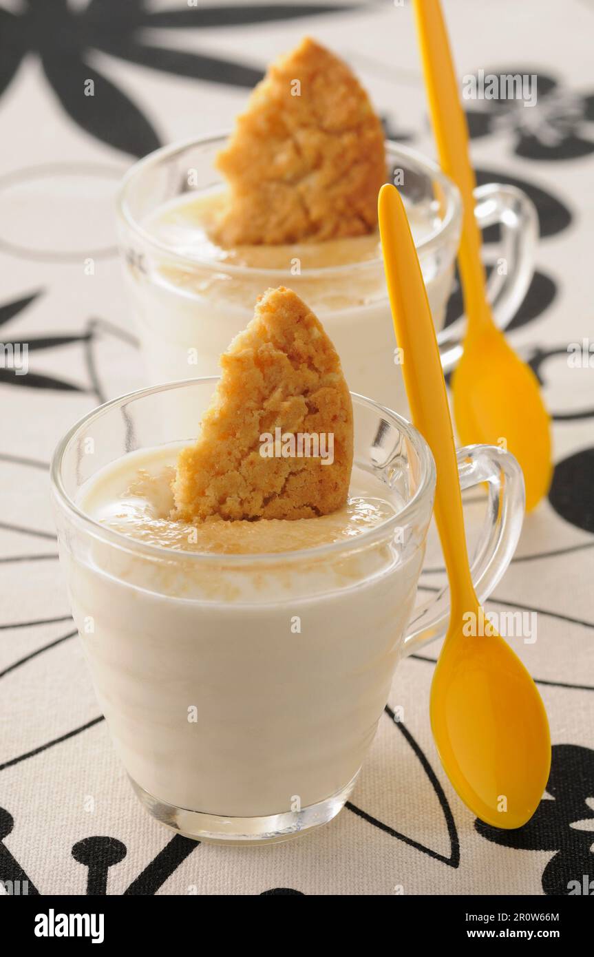 Yaourt à la cassonade et au speculos Banque D'Images