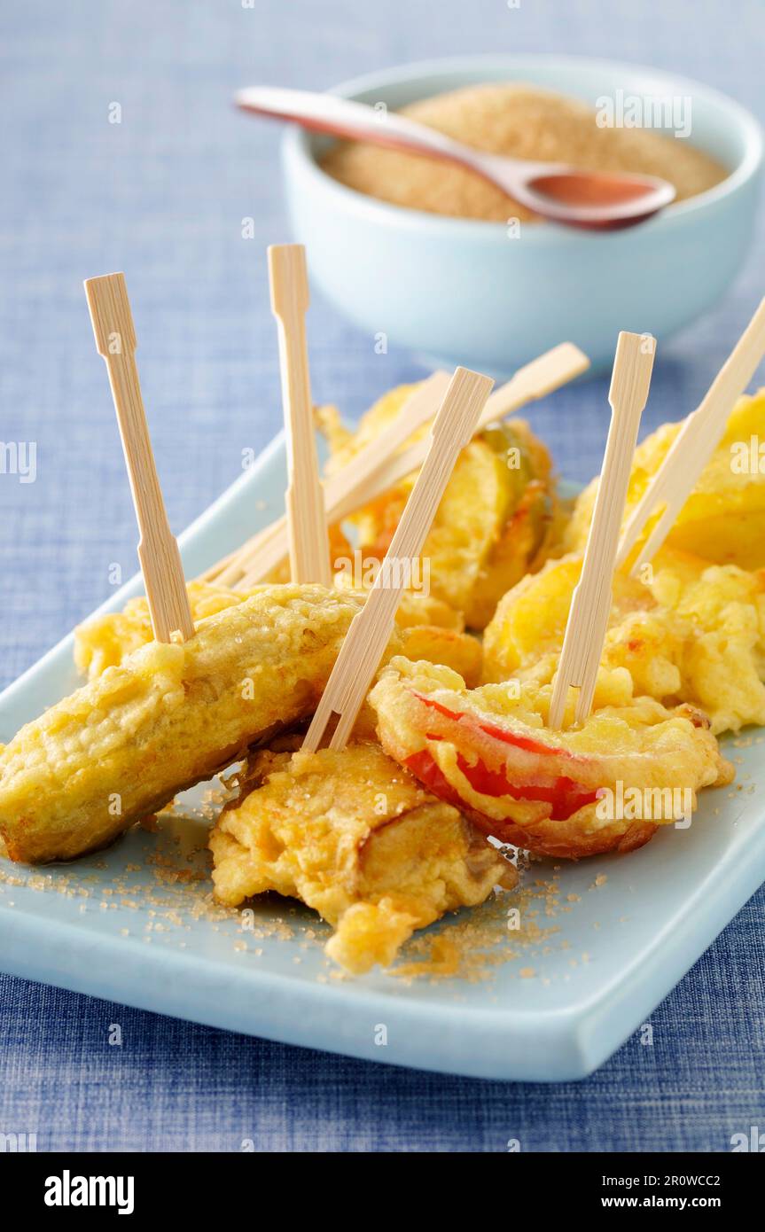 Pomme et banane tempuras Banque D'Images