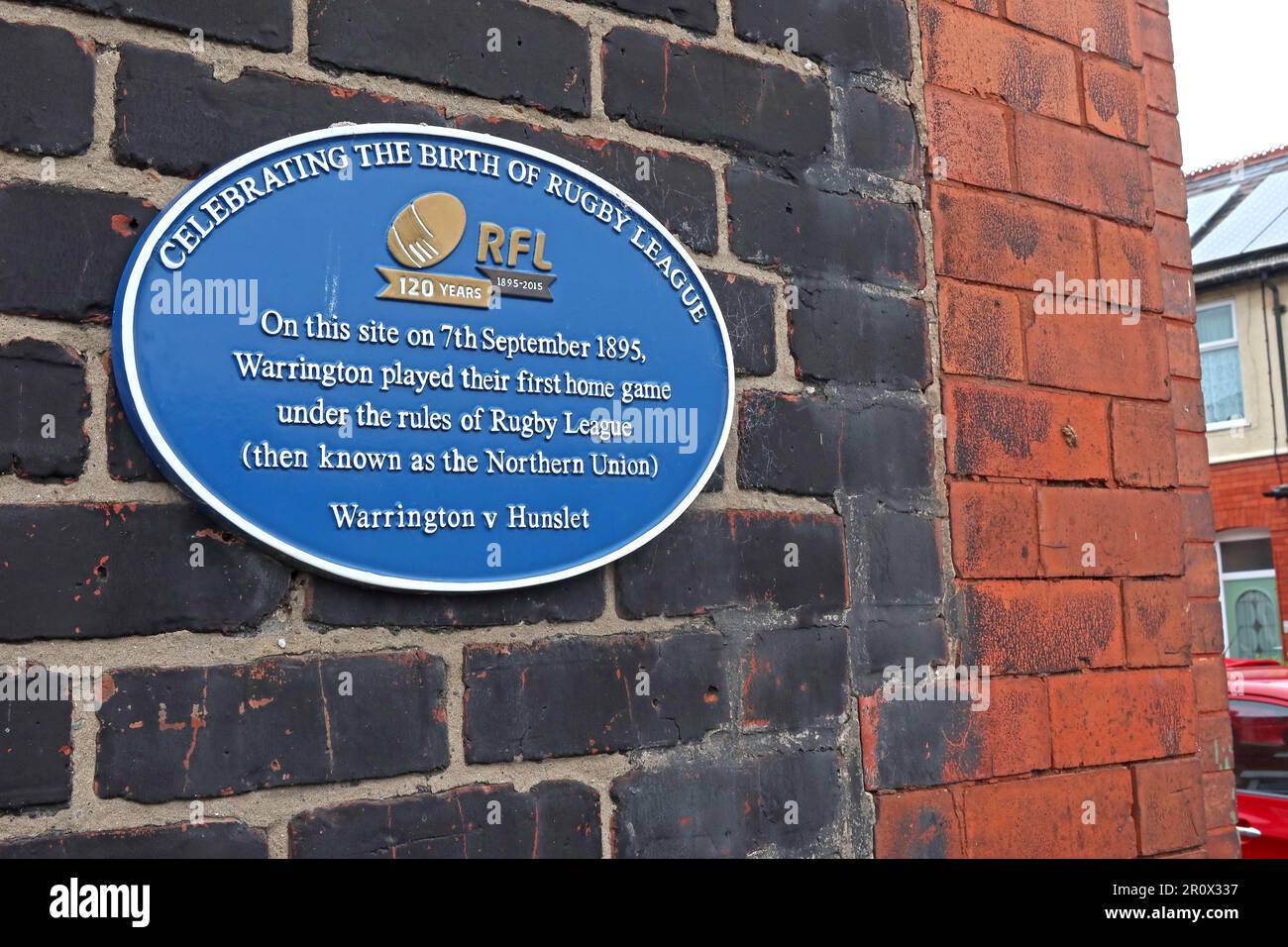Célébration de la naissance de la ligue de rugby - Blue plaque à Fletcher Street -RFL Warrington v Hunslet 1895, Fletcher Street, Warrington,Cheshire,UK,WA4 6PY Banque D'Images