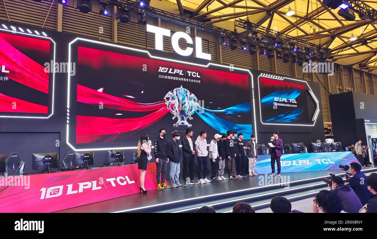 SHANGHAI, CHINE - 27 AVRIL 2023 - Un aperçu du concours e-sports de la Ligue des légendes de TCL à l'exposition universelle sur l'électroménager et l'électronique 2023 à Shanghai, en Chine, Banque D'Images