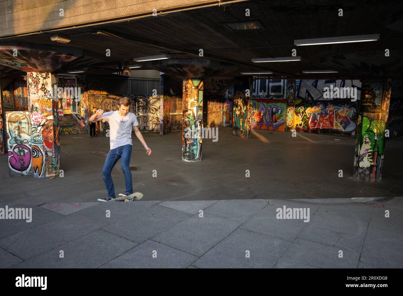 Southbank Skate Space, le centre de Southbank largement reconnu comme le berceau du skateboard britannique, Londres, Angleterre, Royaume-Uni Banque D'Images