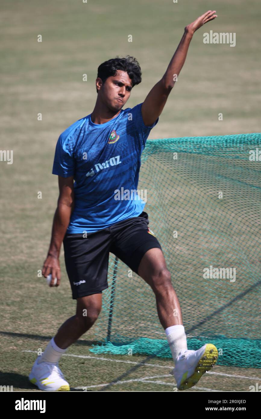 L'équipe nationale de cricket du Bangladesh assiste à une séance d'entraînement avant leur troisième ODI contre l'Inde au stade Zahur Ahmed Chowdhury, Sagorika, Chattogra Banque D'Images