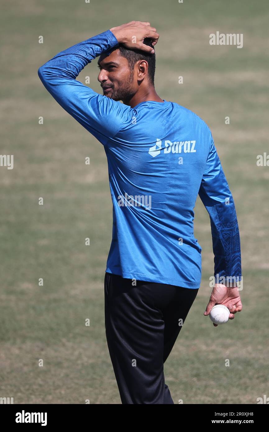 Le Cricketer du Bangladesh Mahmudullah, pendant l'équipe nationale de cricket du Bangladesh, assiste à une séance de pratique avant leur troisième ODI contre l'Inde à Zahur Banque D'Images